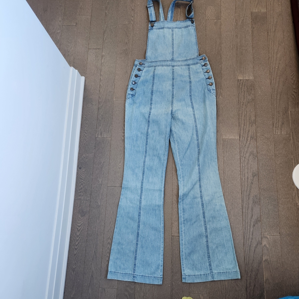 Cupcakes & Cashmere Lightweight Denim, Light Blue Jumpsuit Size 8